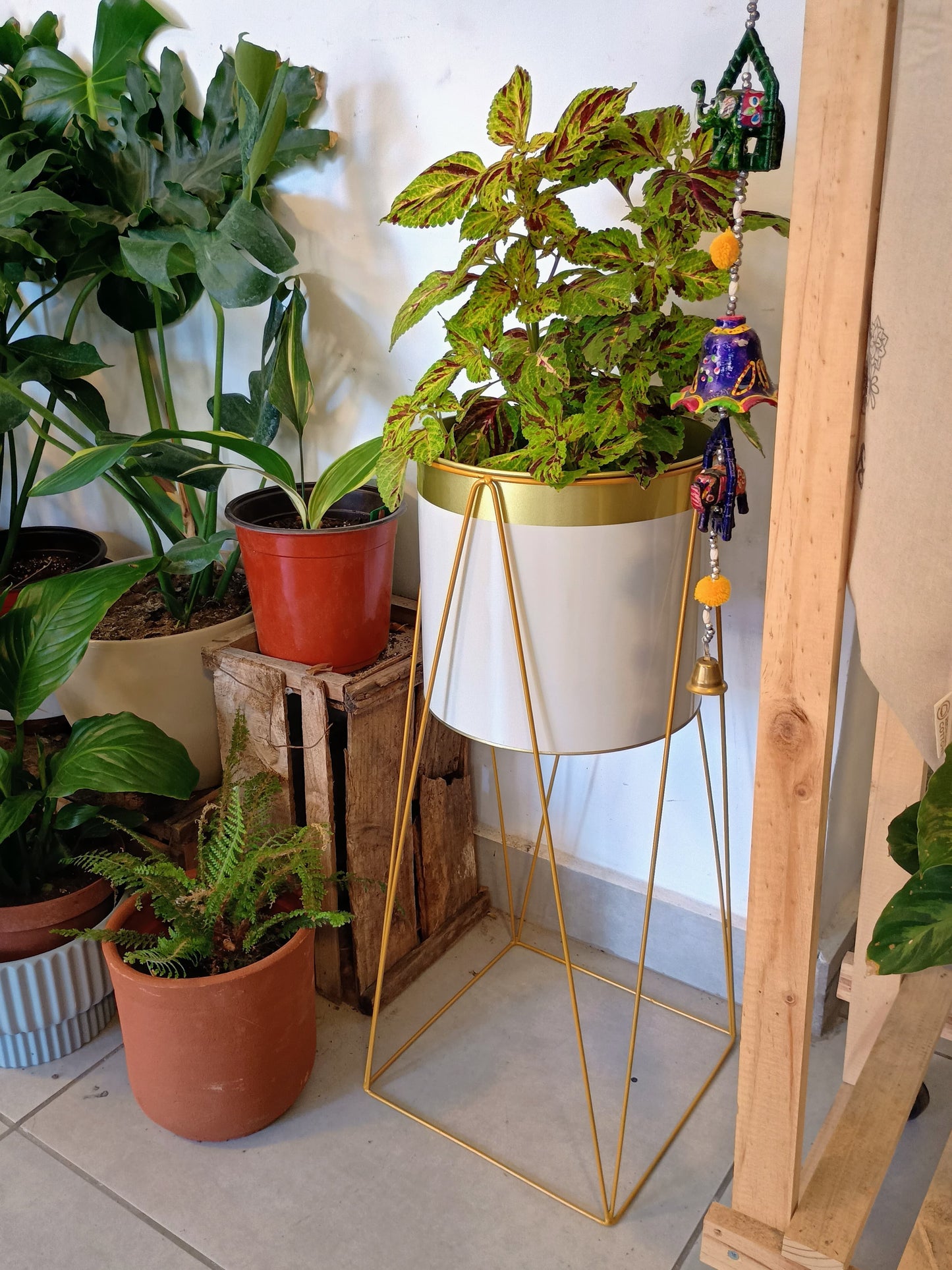 Pedestal Dorado + Porta Maceta